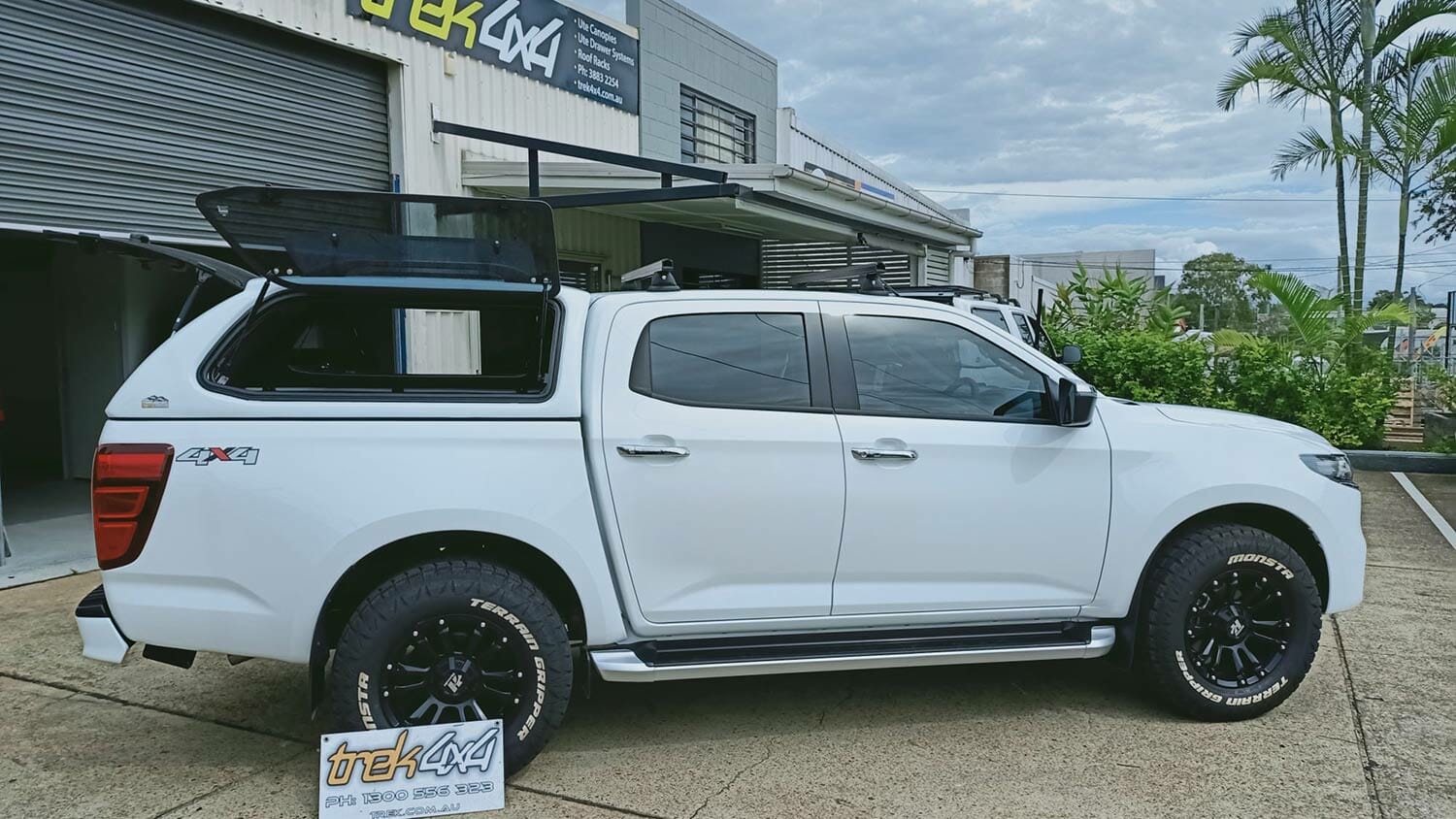 Mazda BT50 2020+ with Trek Canopy in Code 527 Ice White - right side - image 2